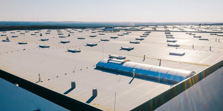 smart roof solutions: Nachhaltige Dächer smart vernetzt