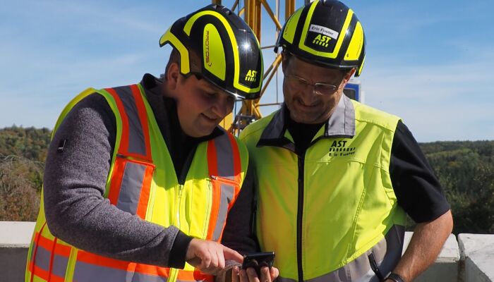 Kranfuehrer-Kontrolle (Ⓒ SafetyGO)