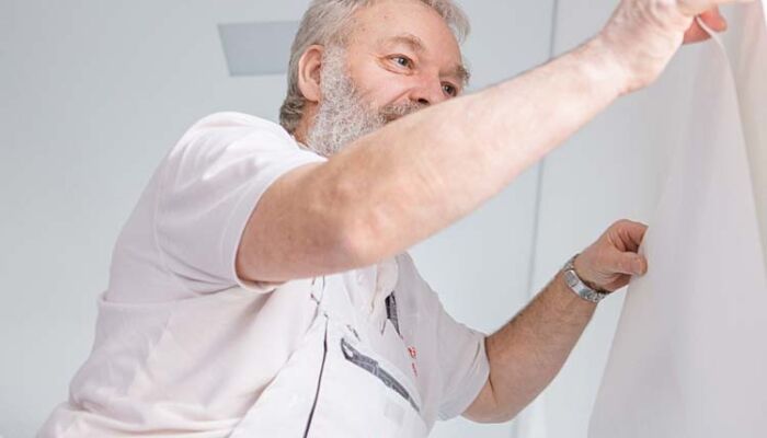 Abbildung 5 Tapezieren © ideenhunger media GmbH