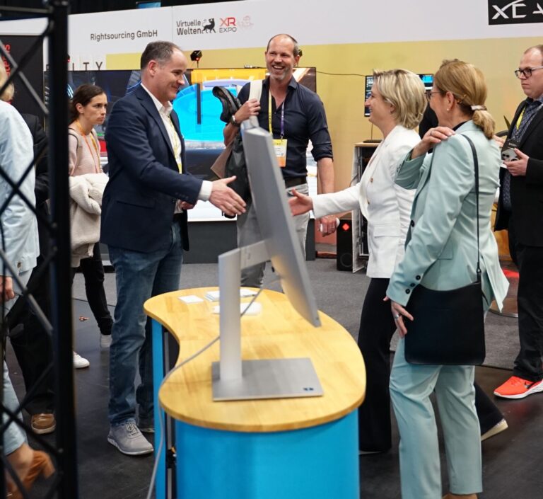 Kompetenzzentrum Smart Services begeistert mit Auftritt beim Kongress „Virtuelle Welten – Chancen im Metaverse erleben“