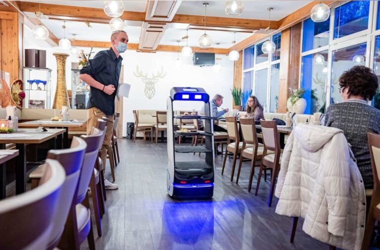 GEROBOTICS: Effizienzsteigerung durch innovative Serviceroboter